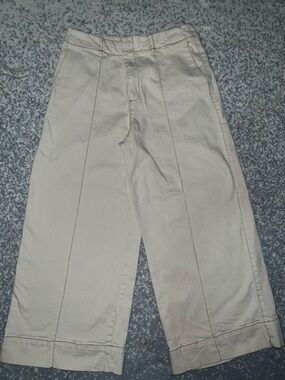 Zara high-waisted wide-leg trousers (culottes) size Medium on Cream Color